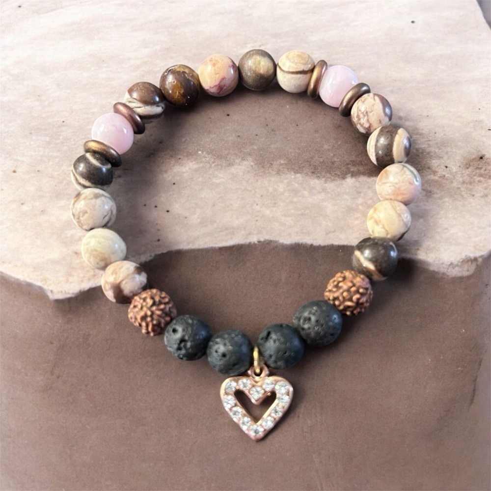 Heart Charm Beaded Bracelet- Everyday Style
